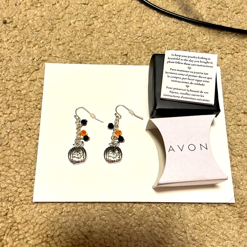 Avon halloween earrings